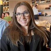 Me llamo Marta tengo 20 años y estudio un doble grado en Derecho y ADE.
Ofrezco clases de apoyo en Economía para Segundo de Bachillerato, adaptándome a las necesidades de cada alumno. Tengo experiencia dando clases de Matemáticas a estudiantes de